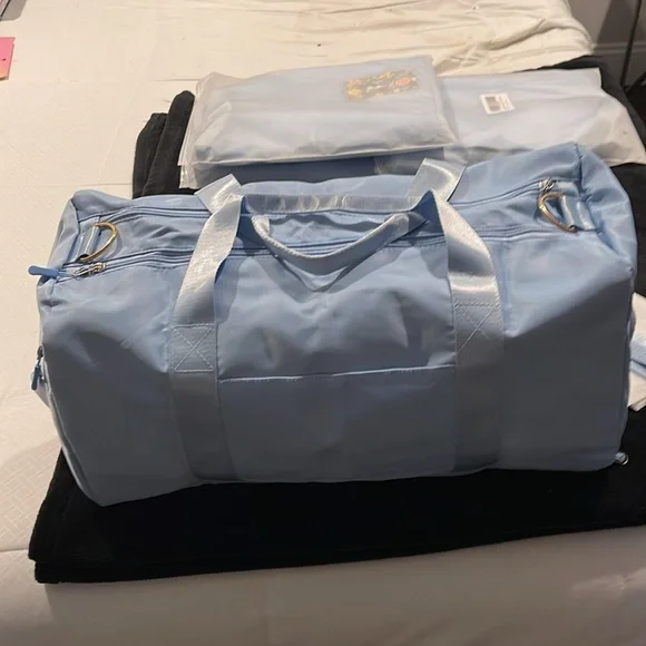 Power blue brand new duffel bags so cute - Picture 4 of 9